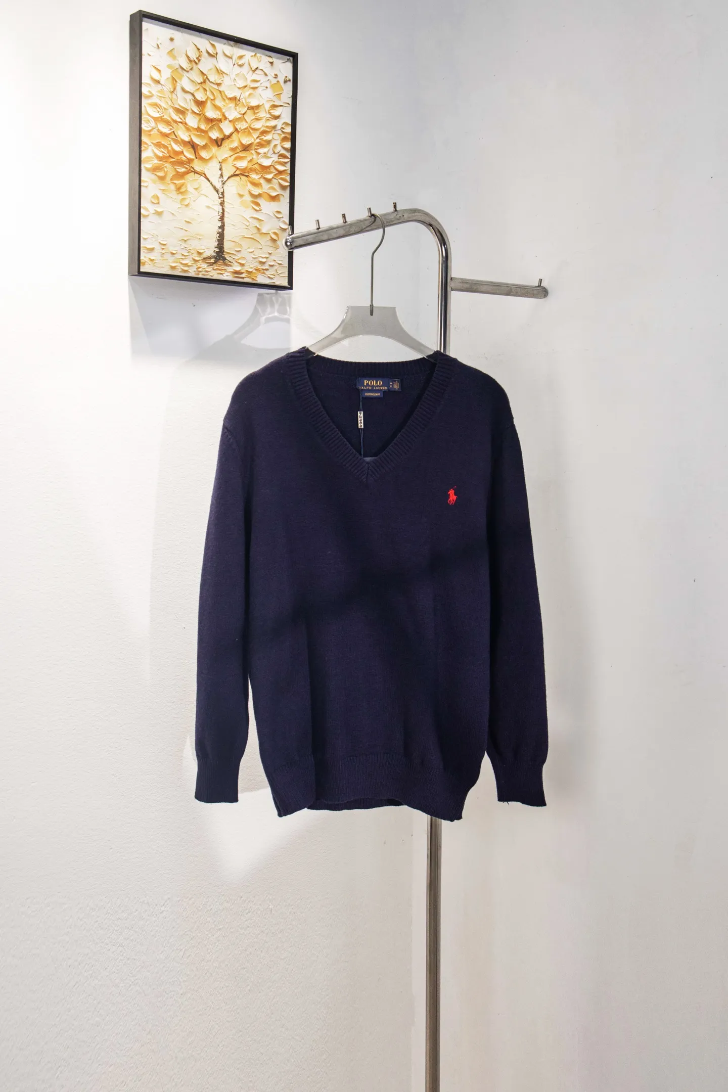 P210 Style number: Y197 Ralph Lauren men's crew neck sweater men's hemp flower original collar sweater. The version is really good-looking. It can be worn alone or as a jacket to be worn inside or outside. The upper body shows personal fashion charm. Four colors are available. The same style for men and women. A must-see item for new summer products. Tag, hanging grain, washed, packaging bag, full set of accessories. Very good appearance. Super exquisite workmanship. Size: S-XL